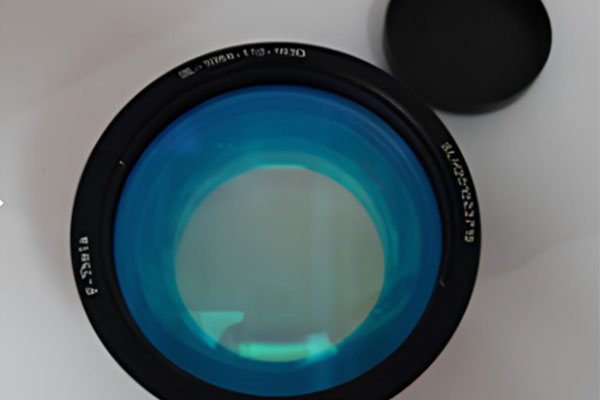 عدسة الميدان